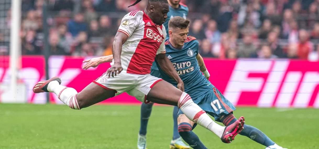 Ajax en Fulham bereiken overeenkomst over transfer Calvin Bassey voor 21 miljoen euro