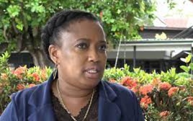 Patricia Etnel: regering Santokhi heeft geen plannen om verdiencapaciteit van de Staat te verhogen