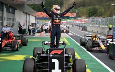 Max Verstappen pakte Grand Slam in Oostenrijk: ‘Mooi dat ik de vele fans uit Nederland de zege heb kunnen geven’