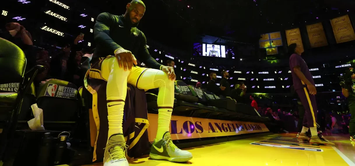 LeBron James gaat ‘uit pure liefde voor basketbal’ nog zeker een jaar door