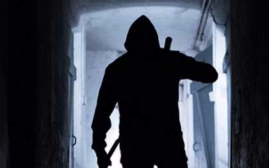 Drie mannen overvallen en verwonden bewoner aan Gulzarweg, Wintiwai