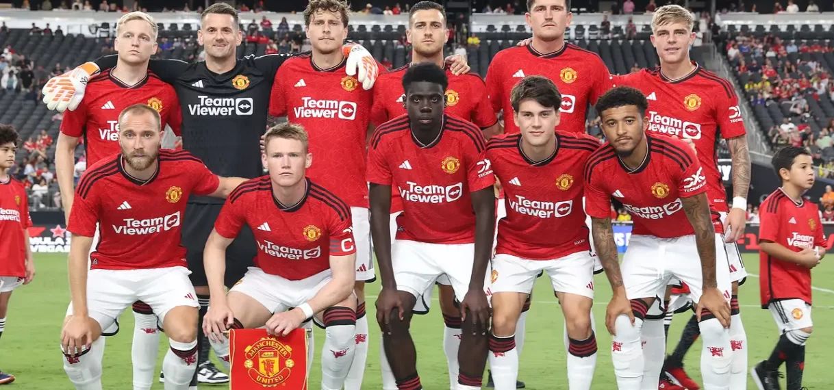 Manchester United sluit nieuwe megadeal van ruim 1 miljard euro met adidas