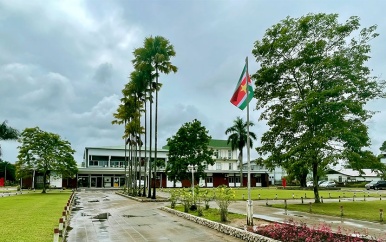 Leerkrachten O.S. Loka Loka luiden wederom noodklok