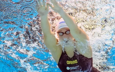 Schouten overtuigt en gaat op WK als snelste naar halve finales 200 meter school