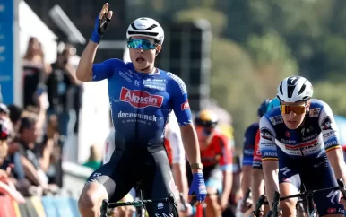 Philipsen bevestigt status als sprintkoning met winst in Renewi Tour, Kooij derde