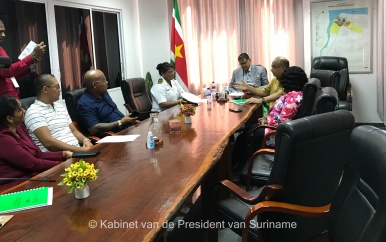 President Santokhi ontvangt rapport ‘Bestrijding rattenplaag’