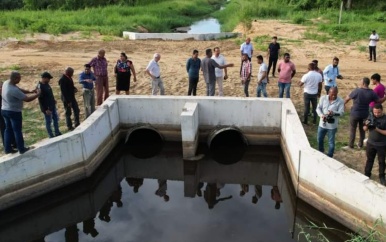 OW pakt ontwateringswerken landbouwgebieden in heel Suriname aan