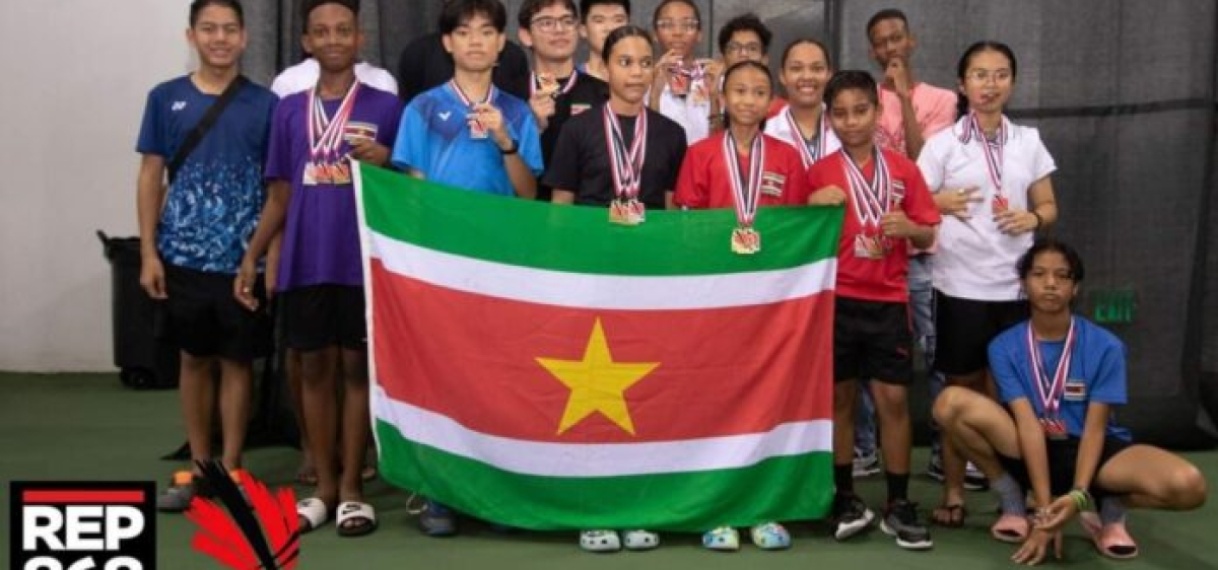 Surinaamse badmintonspelers winnen 15 medailles op Carebaco Games in T&T