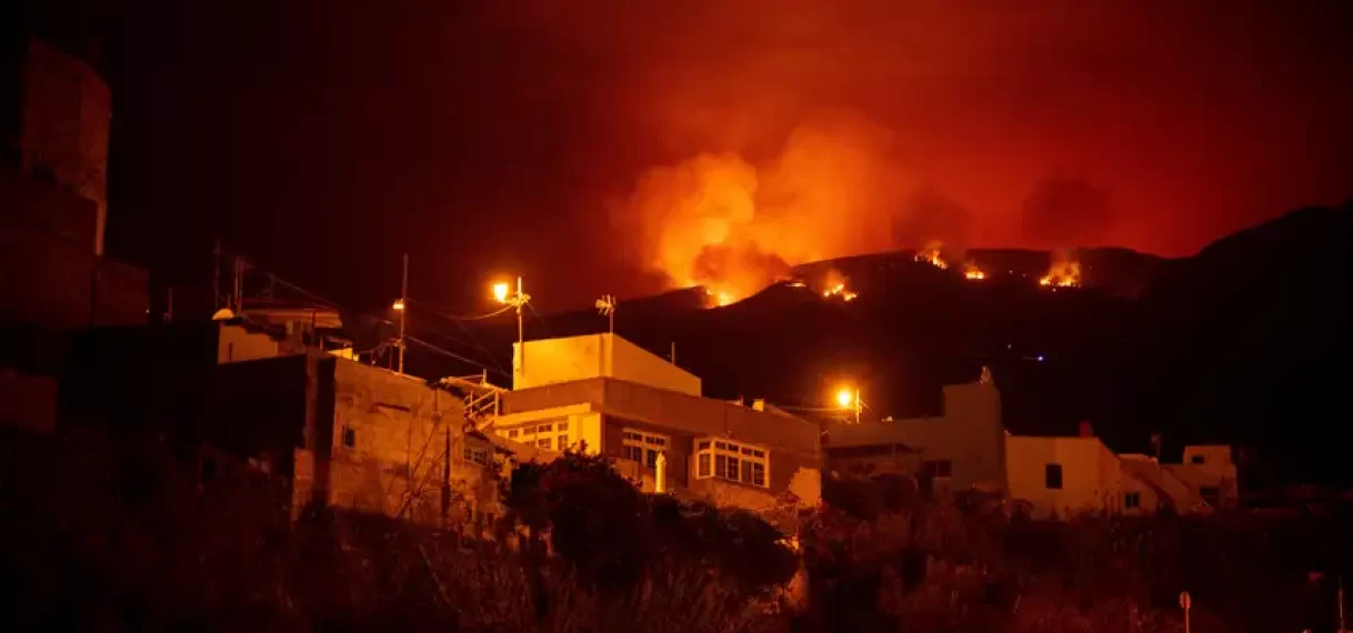 Meer evacuaties op Tenerife vanwege bosbrand, verwoest gebied blijft groeien