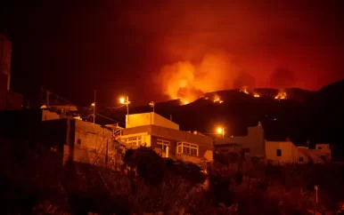 Meer evacuaties op Tenerife vanwege bosbrand, verwoest gebied blijft groeien