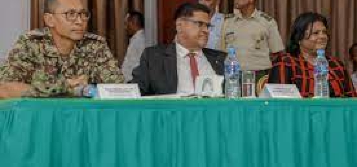 President Santokhi rekent op leiderschap Nationaal Leger