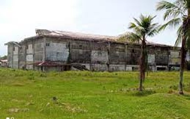 Hoogste tijd voor renovatie Nickerie Indoor Stadion, vinden leden Jeugdraad Suriname