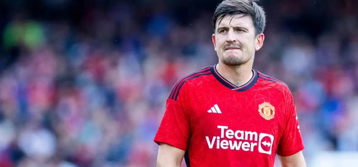 Ten Hag prikkelt Maguire: ‘Waarom kan hij geen topverdediger zijn voor United?’