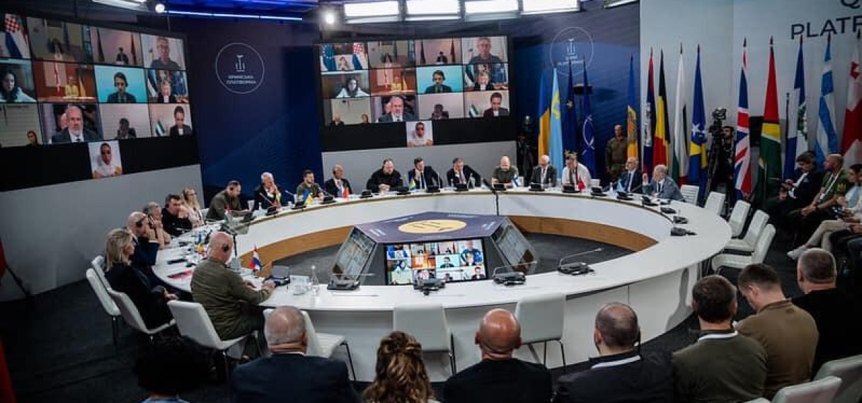 President Santokhi veroordeelt bezetting Krim