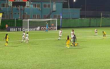 Surinaamse vrouwen winnen met kleinste verschil van Antigua