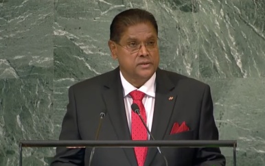 President Santokhi roept VN op voedselveiligheid te reorganiseren