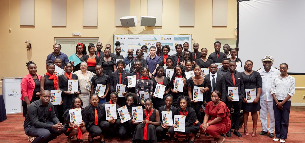 Rosebel Beurzenprogramma heeft 8 nieuwe bursalen