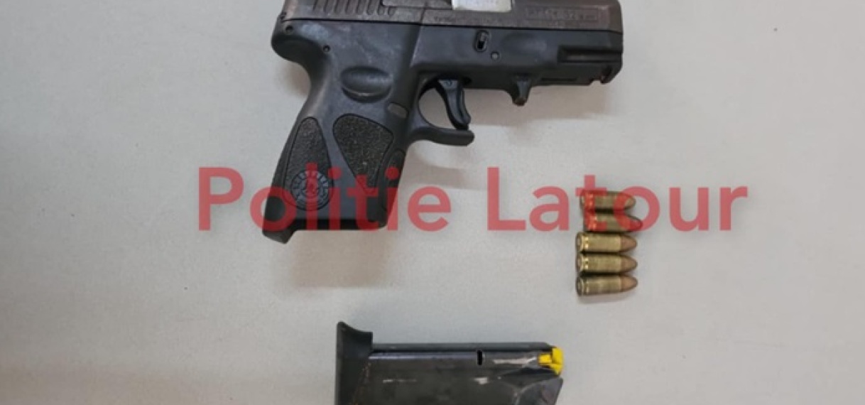 Pistooltrekkende rover door omstanders vastgebonden