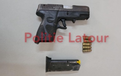 Pistooltrekkende rover door omstanders vastgebonden