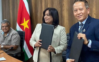 Minister EZ tekent overeenkomst met KMO’s