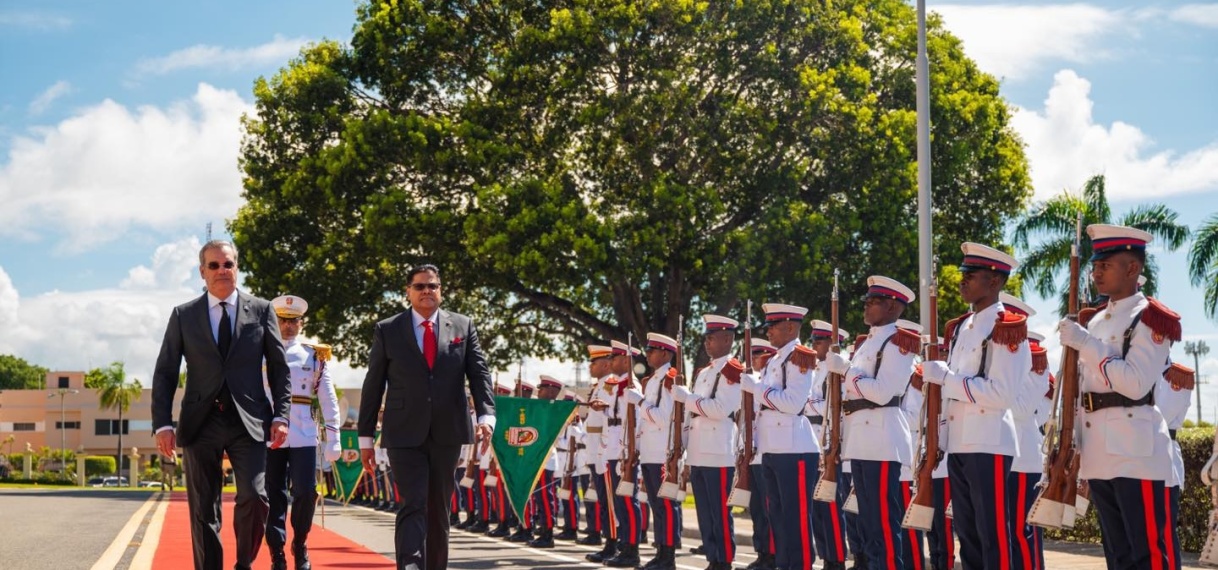 President Santoki met staats eer ontvangen