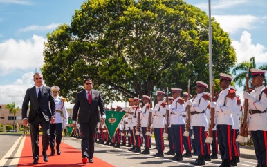 President Santoki met staats eer ontvangen