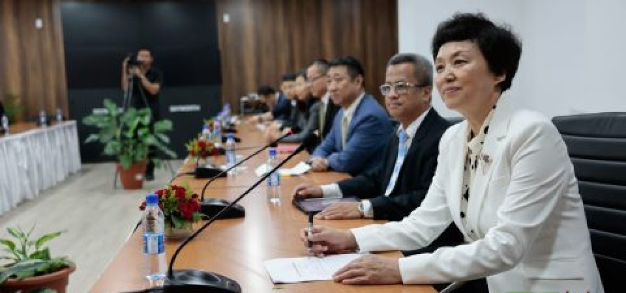 President Santokhi en Chinese minister onderstrepen vriendschappelijke relatie