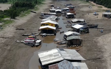 Bevolking worstelt met opgedroogde rivieren in Amazonegebied