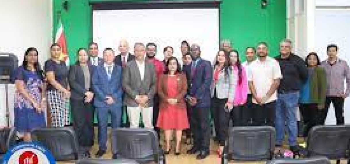 Overhandiging MKMO-beleidsdocument ter bevordering van het concurrentievermogen van de MKMO- sector