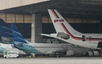 Indonesisch vliegtuig maakt eerste passagiersvlucht op kerosine met palmolie