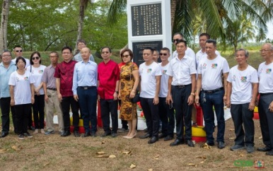 Surinaamse Chinese verenigingen brengen eerbetoon aan voorouders