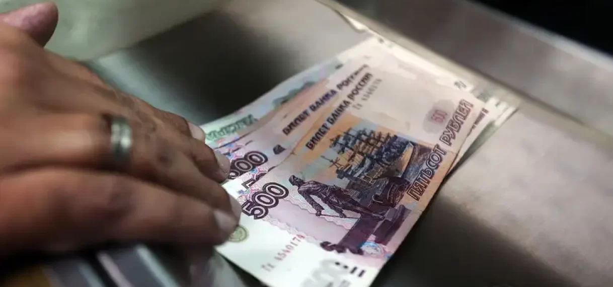 Russische roebel weer hard gedaald