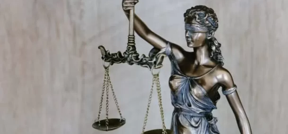 Uitstel in hoger beroepszaak tegen ex-gouverneur Centrale Bank Suriname op verzoek van OM