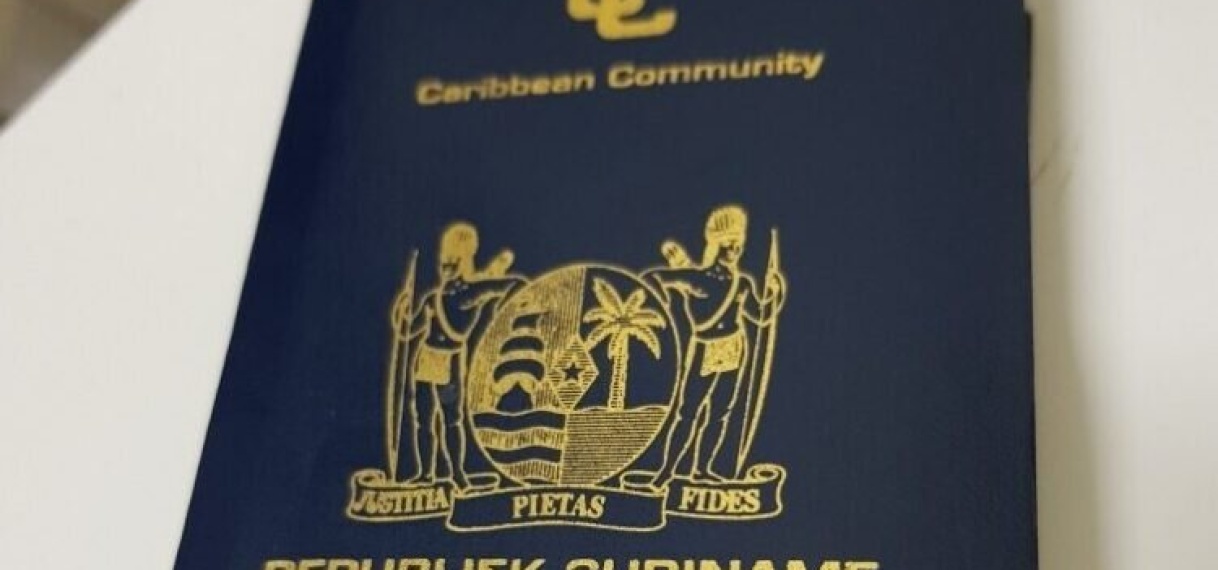 Tekort aan materiaal voor uitgifte paspoorten