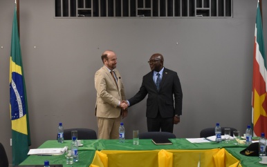 JusPol minister brengt werkbezoek aan Braziliaanse ambassadeur