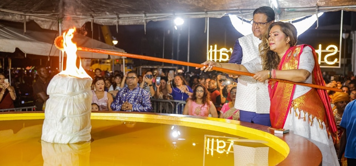 Diá voor de 16ᵈᵉ  keer aangestoken