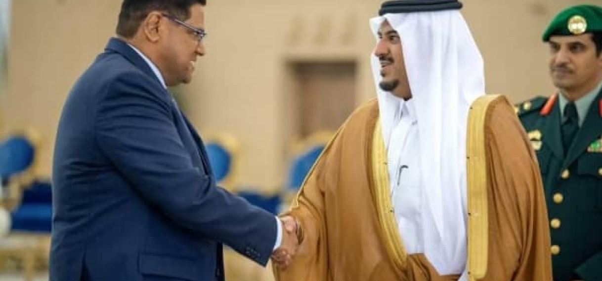 President bij aankomst, goed ontvangen