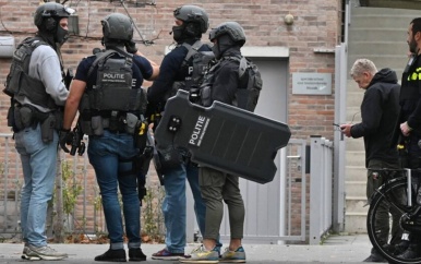 Politie omsingelt school in Oisterwijk waar verwarde man binnendrong