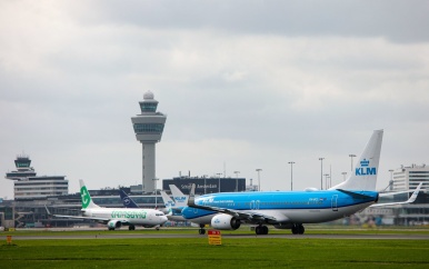 Vliegruzie tussen VS en Nederland: Amerikaanse maatschappij woedend op Schiphol