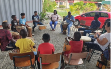 Surinaamse percussiecursus “Alla Dron” van start