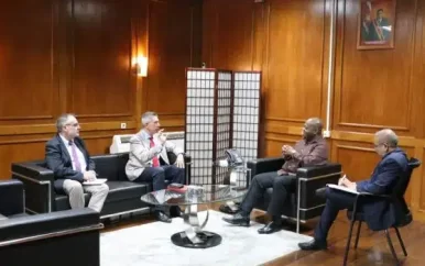 Samenwerking en vriendschap centraal tijdens werkbezoek Franse ambassadeur aan Surinaamse Parlementsvoorzitter