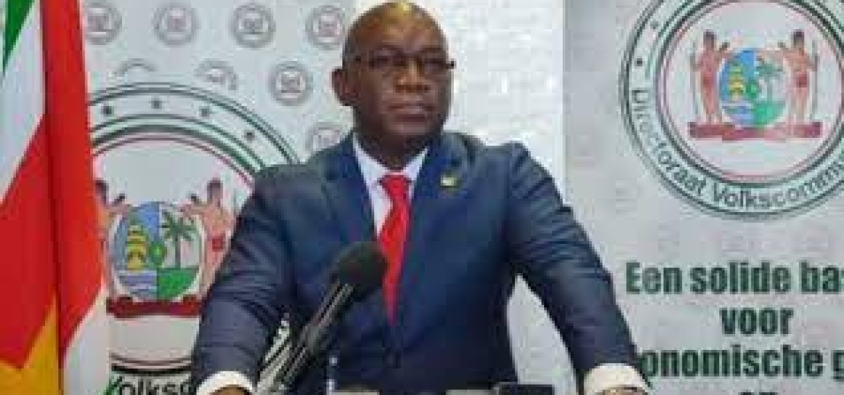 Amoksi niet formeel geïnformeerd over beraad politie