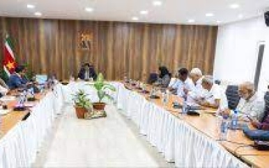 Regering en vakbonden op rand van akkoord voor lotverbetering burgers