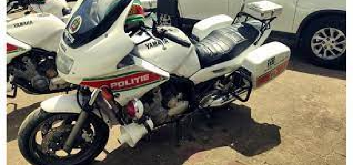 Doorgereden autobestuurder die voetganger overreed, meldt zich aan bij de politie; slachtoffer ter plaatse overleden