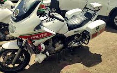 Doorgereden autobestuurder die voetganger overreed, meldt zich aan bij de politie; slachtoffer ter plaatse overleden