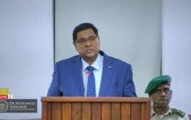 President presenteert pakket aan steun werkende klasse in DNA