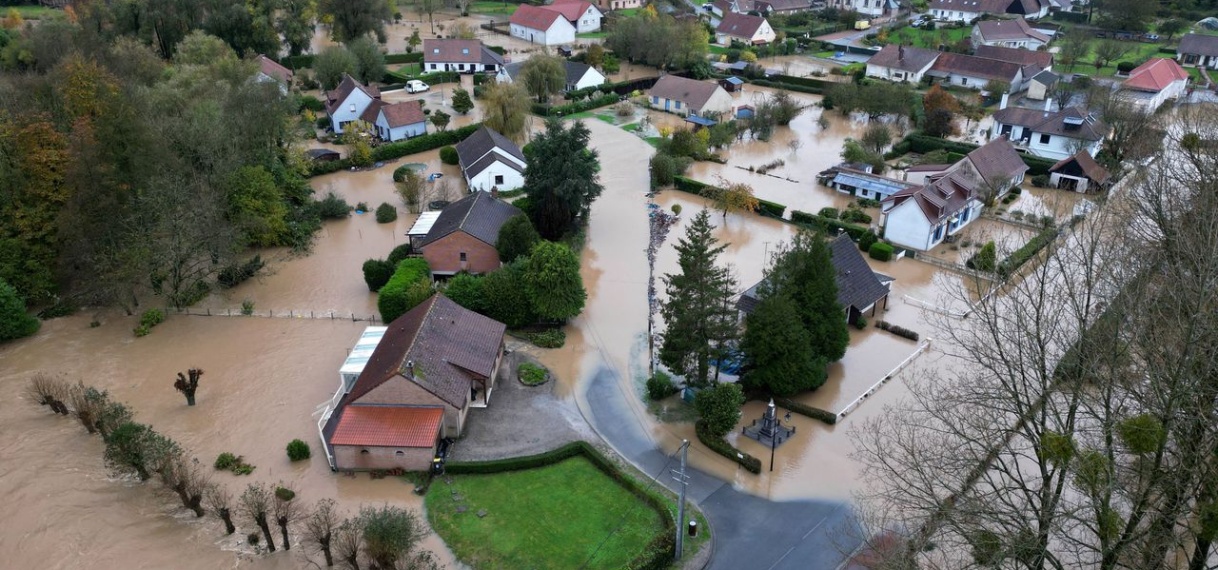 UPDATE: Veel wateroverlast in België, rampenplan van kracht in Oost-Vlaanderen