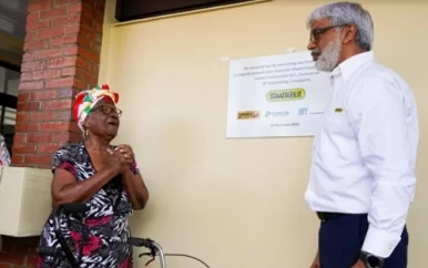 Staatsolie maakt Huize Albertine blij met renovatie