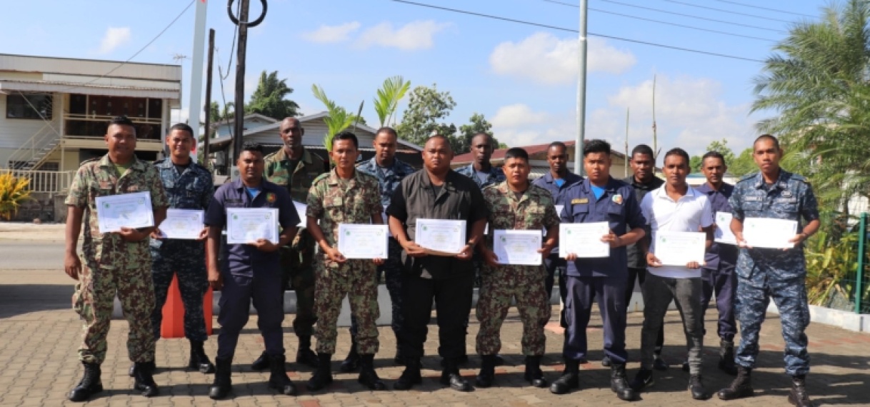 Cursisten ronden cursus klein motorvaartuig af