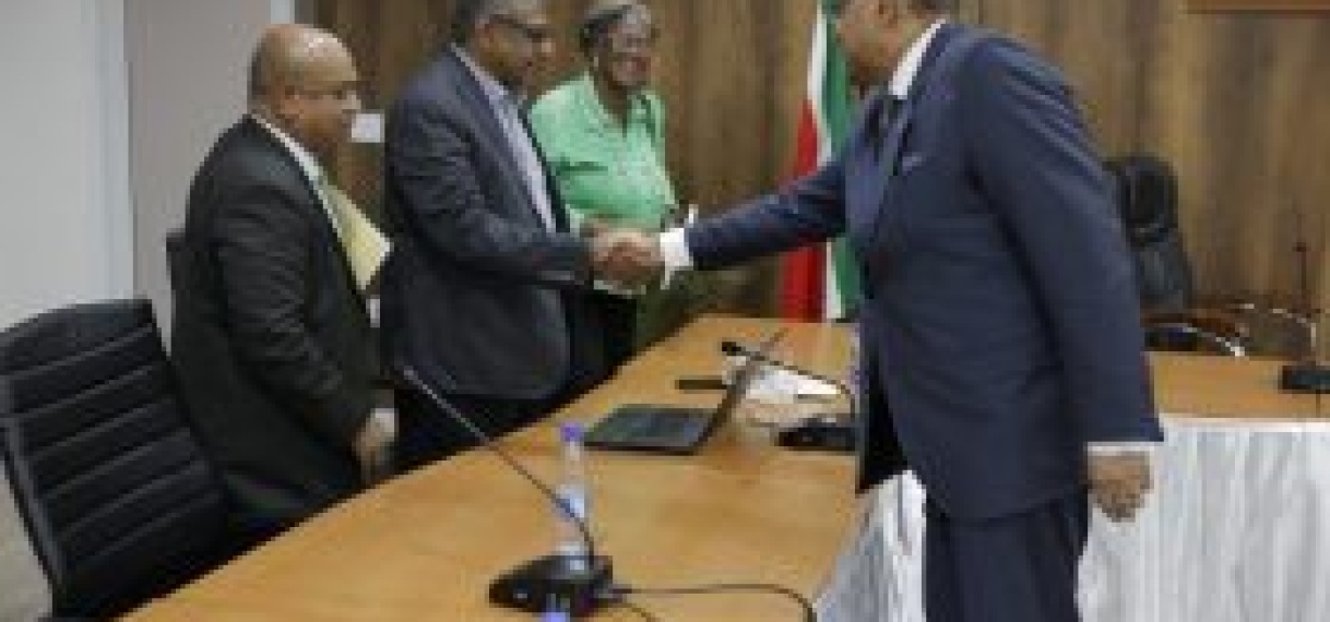 President Santokhi installeert coördinatieteam voor uitvoering actieplan